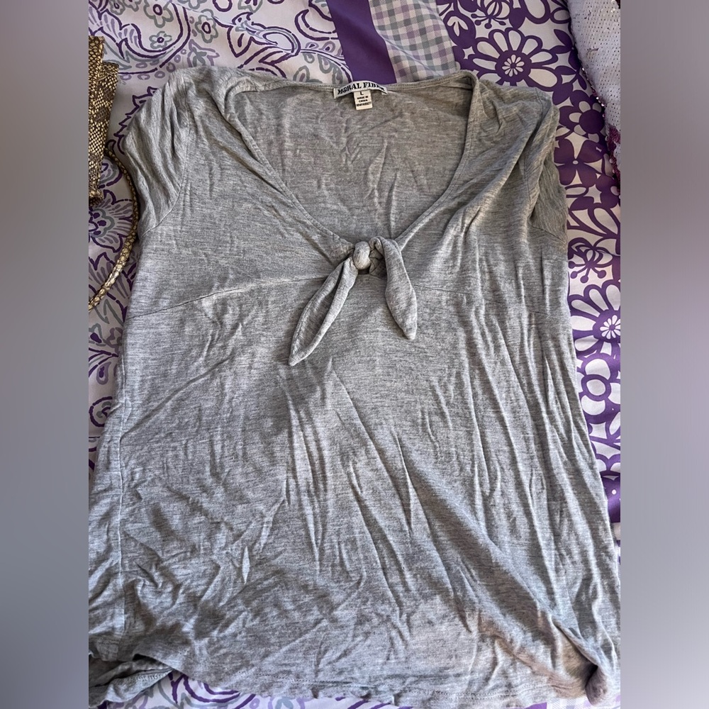Short sleeve top with tie